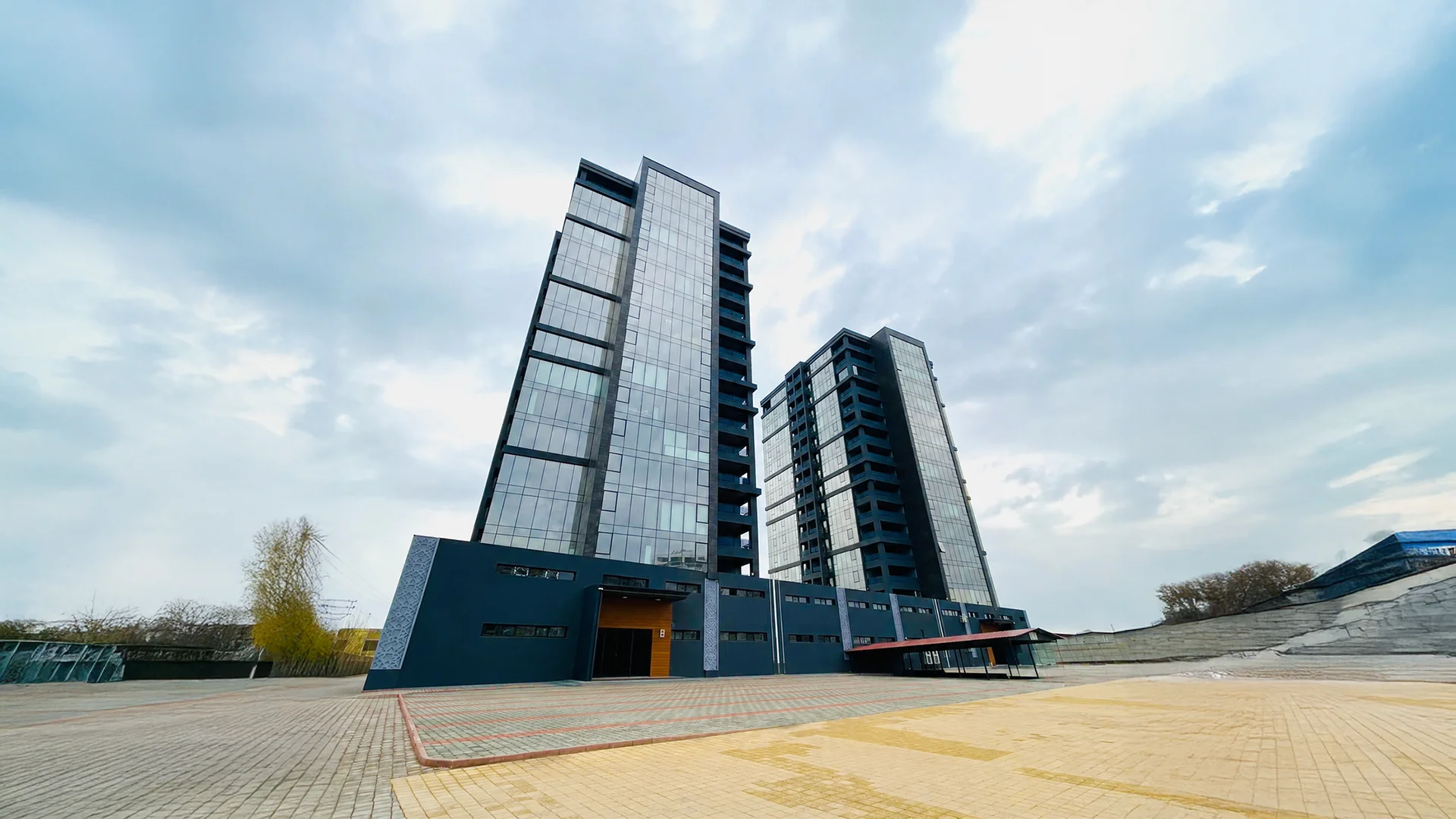 Liva Plaza
